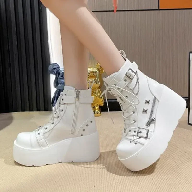 Motorcycle Chain - デザイナー女性プラットフォームゴシックアンクルコンバットブーツリベットチェーンウェッジパンクコスプレジップブーツ秋冬オートバイの靴